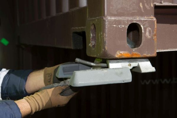 Bottom Twistlock mit Dovetail