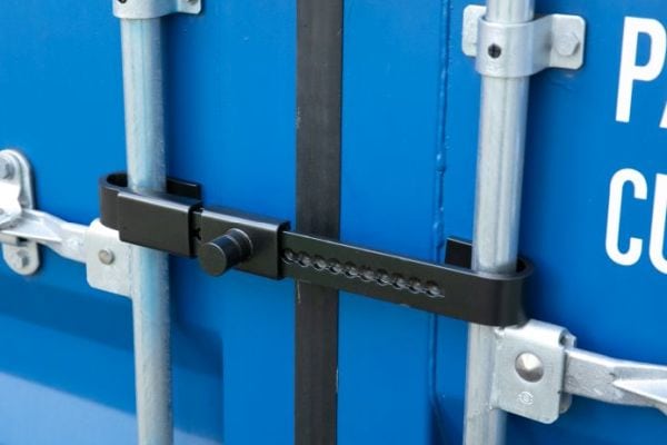 Bügelschloss am Container