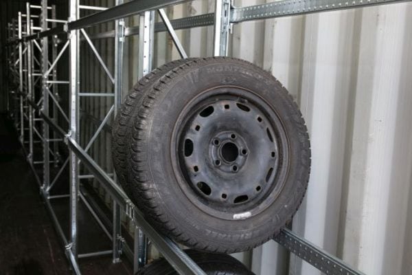 Container Regale mieten & kaufen 10 Reifen in Containerregal